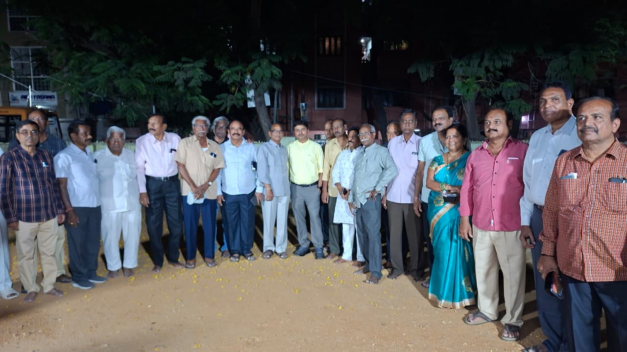 A Group photo with Dr J Ramakrishna consultant Cardialogist Citizen Hospital on 9th April 2026 .jpeg